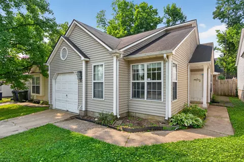 304 Bradford Colony Dr, Lexington, KY 40515
