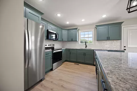 Kitchen - 124 Hillard Rd, Corbin, KY 40701 photo 3 of 3