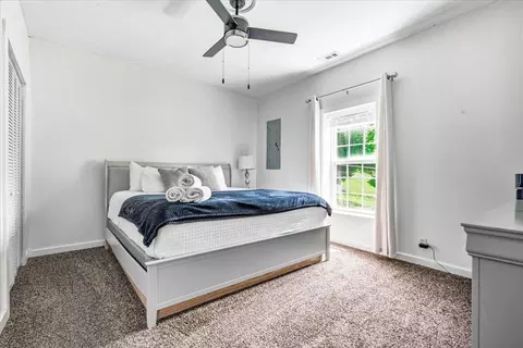 Bedroom - 215 Hamlin Ave, Corbin, KY 40701 photo 1 of 7