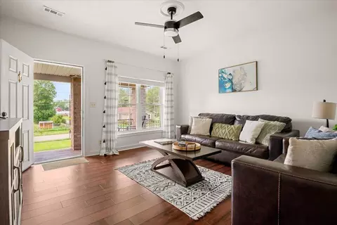 Entry Way - 215 Hamlin Ave, Corbin, KY 40701 photo 1 of 2