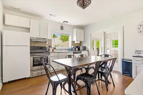 Kitchen - 215 Hamlin Ave, Corbin, KY 40701 photo 1 of 2