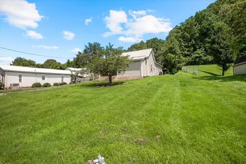 Exterior - 215 Hamlin Ave, Corbin, KY 40701 photo 10 of 11