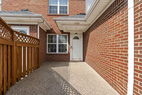 402 Blue Rose Ct, Louisville, KY 40223