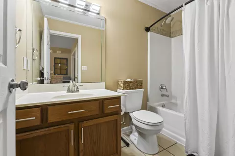 Bath - 106 Oconner Ct, Georgetown, KY 40324 photo 1 of 3