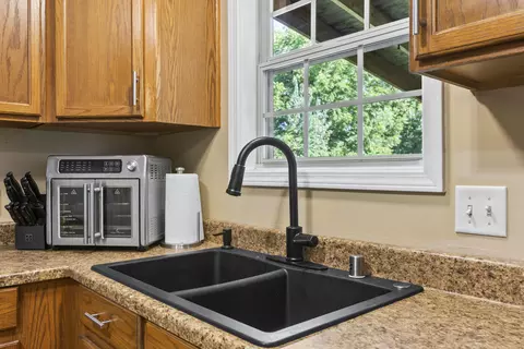 Kitchen - 106 Oconner Ct, Georgetown, KY 40324 photo 3 of 3