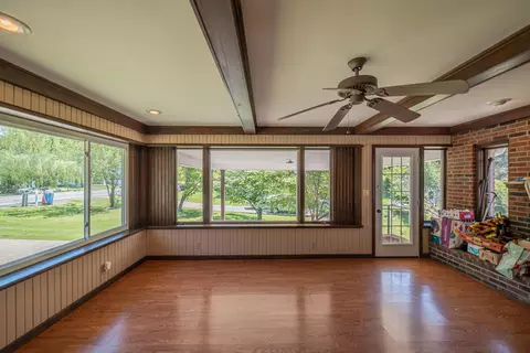 Living - 445 Lee St, Wickliffe, KY 42087 photo 3 of 6