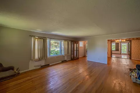 Living - 445 Lee St, Wickliffe, KY 42087 photo 4 of 6