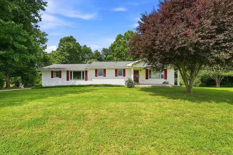 314 J D Bugg Rd, Fredonia, KY 42411