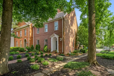 272 Chippendale Cir, Lexington, KY 40517