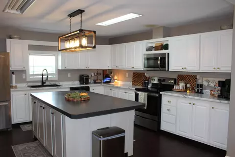 Kitchen - 2413 Lowes Rd, Cunningham, KY 42035 photo 2 of 5
