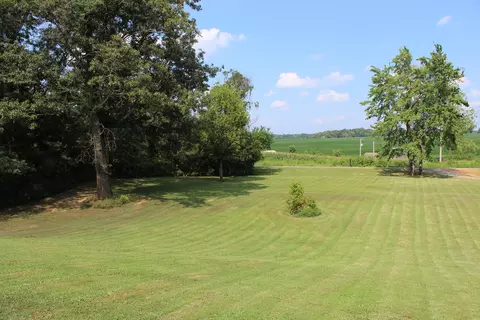 Exterior - 2413 Lowes Rd, Cunningham, KY 42035 photo 5 of 8