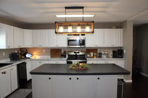 Kitchen - 2413 Lowes Rd, Cunningham, KY 42035 photo 3 of 5