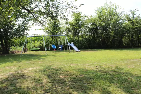 Exterior - 2413 Lowes Rd, Cunningham, KY 42035 photo 3 of 8