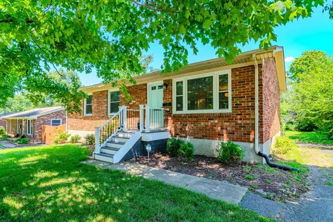 3668 King Arthur Dr, Lexington, KY 40517