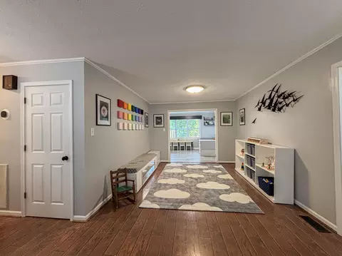 Entry Way - 6120 Springbrook Dr, Paducah, KY 42001 photo 2 of 4
