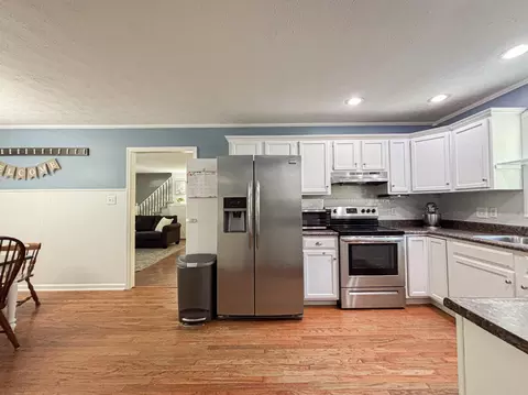 Kitchen - 6120 Springbrook Dr, Paducah, KY 42001 photo 2 of 2