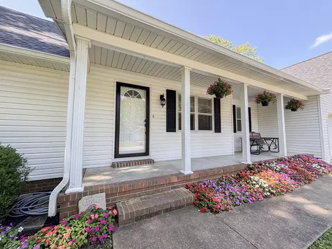 Exterior - 6120 Springbrook Dr, Paducah, KY 42001 photo 4 of 13