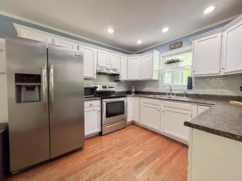 Kitchen - 6120 Springbrook Dr, Paducah, KY 42001 photo 1 of 2