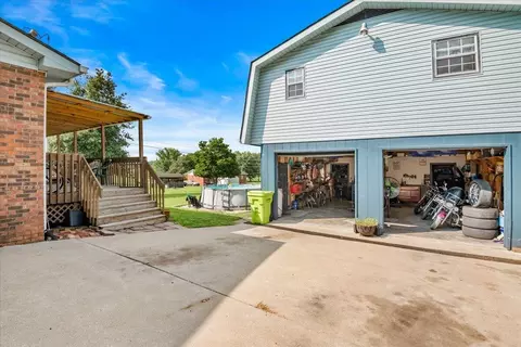 Exterior - 1406 Oak Ridge Rd, Corbin, KY 40701 photo 4 of 18
