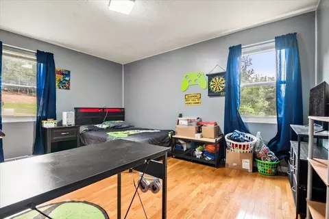 Bedroom - 1406 Oak Ridge Rd, Corbin, KY 40701 photo 6 of 8