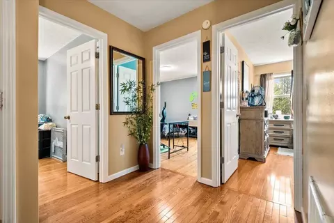 Entry Way - 1406 Oak Ridge Rd, Corbin, KY 40701 photo 6 of 7