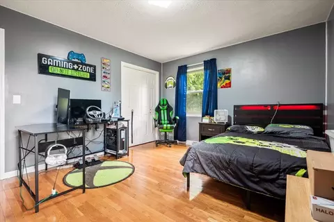 Bedroom - 1406 Oak Ridge Rd, Corbin, KY 40701 photo 7 of 8