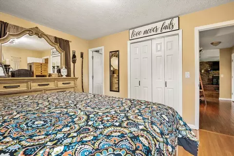 Bedroom - 1406 Oak Ridge Rd, Corbin, KY 40701 photo 4 of 8