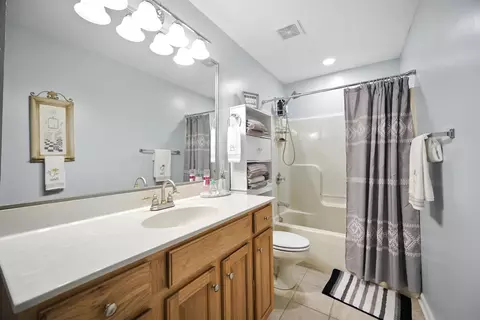 Bath - 1166 Devane Ln, Frankfort, KY 40601 photo 1 of 2