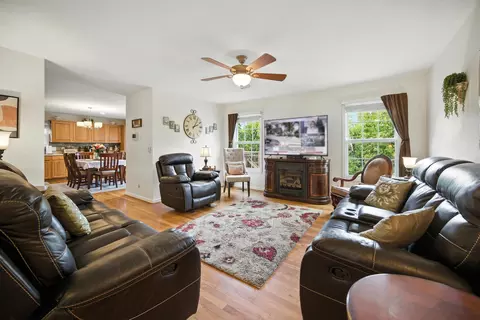 Living - 1166 Devane Ln, Frankfort, KY 40601 photo 1 of 3