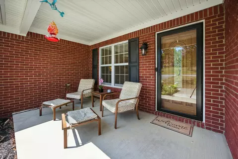 Exterior - 1166 Devane Ln, Frankfort, KY 40601 photo 3 of 12