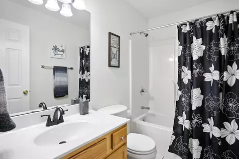 Bath - 1166 Devane Ln, Frankfort, KY 40601 photo 2 of 2