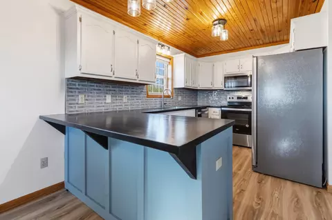 Kitchen - 26 Stella Ln, Eubank, KY 42567 photo 2 of 4