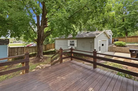Exterior - 211 S 13th St, Murray, KY 42071 photo 5 of 11