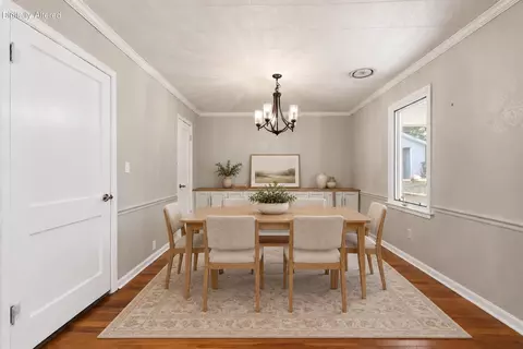 Dining - 211 S 13th St, Murray, KY 42071 photo 1 of 1