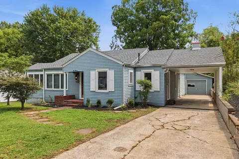 Exterior - 211 S 13th St, Murray, KY 42071 photo 2 of 11