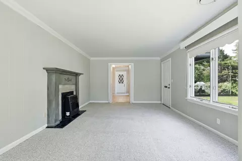 Living - 211 S 13th St, Murray, KY 42071 photo 3 of 4