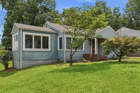 Exterior - 211 S 13th St, Murray, KY 42071 photo 11 of 11