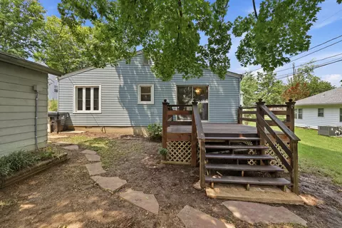 Exterior - 211 S 13th St, Murray, KY 42071 photo 6 of 11