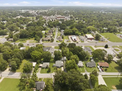 View/Area - 211 S 13th St, Murray, KY 42071 photo 1 of 10