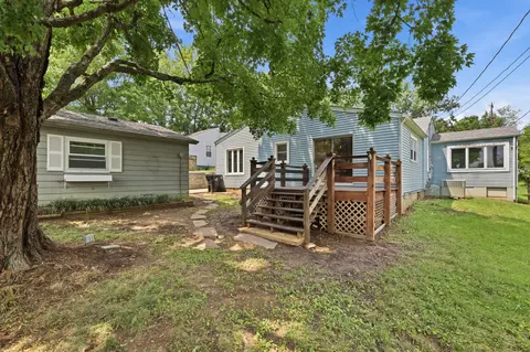Exterior - 211 S 13th St, Murray, KY 42071 photo 7 of 11