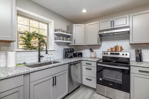 Kitchen - 5354 Muddy Ford Rd, Georgetown, KY 40324 photo 5 of 17