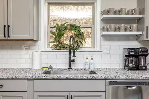 Kitchen - 5354 Muddy Ford Rd, Georgetown, KY 40324 photo 6 of 17