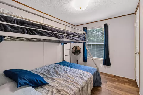 Bedroom - 566 Cherokee Trl, Nancy, KY 42544 photo 6 of 10