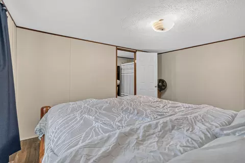 Bedroom - 566 Cherokee Trl, Nancy, KY 42544 photo 4 of 10