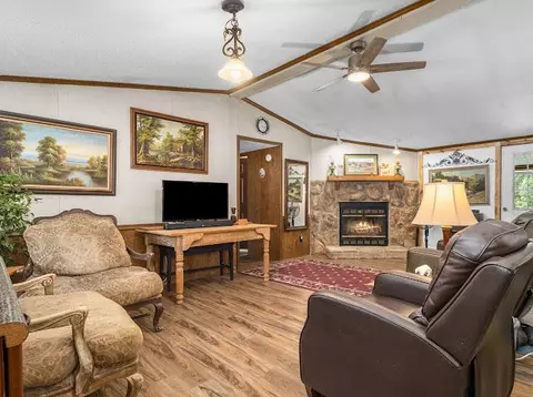 Living - 631 Adams Rd, Corbin, KY 40701 photo 1 of 4