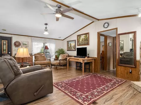 Living - 631 Adams Rd, Corbin, KY 40701 photo 4 of 4