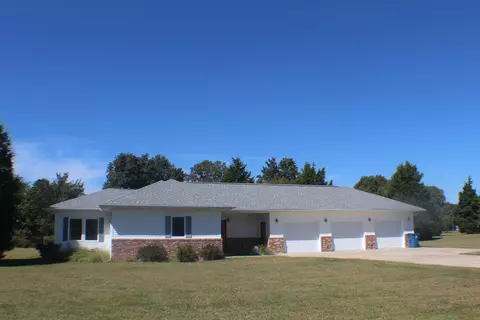 105 Cedar Creek Cv, Kevil, KY 42053