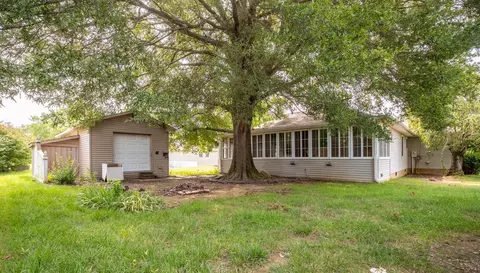 Exterior - 2202 Brookhaven Dr, Murray, KY 42071 photo 7 of 7