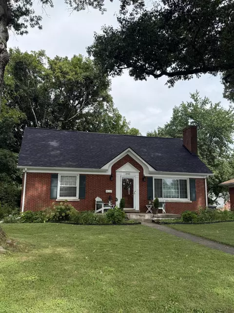 1945 Vicksburg Rd, Lexington, KY 40504