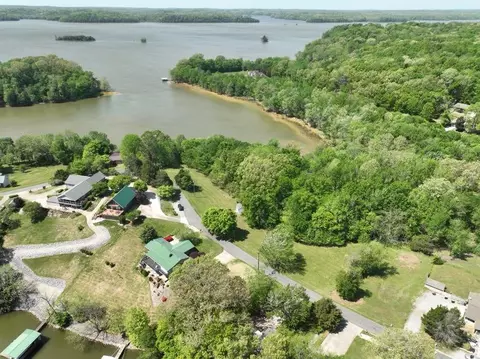 371 Skyline Dr, Cadiz, KY 42211
